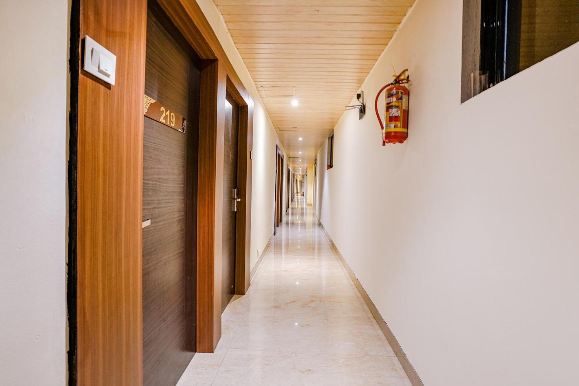Fabexpress Embassy Suites - Nr Bkc Mumbai Dış mekan fotoğraf